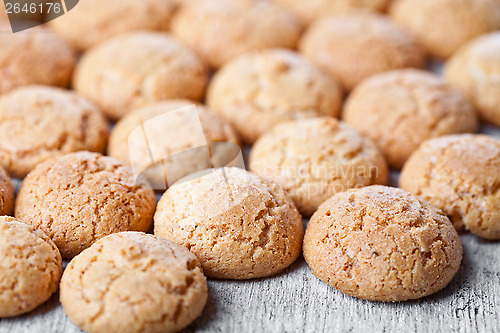 Image of meringue almond cookies