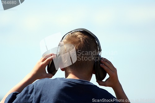 Image of listen 1