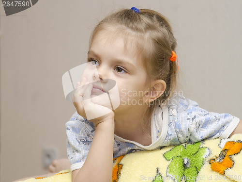 Image of four year old girl enthusiastically look left