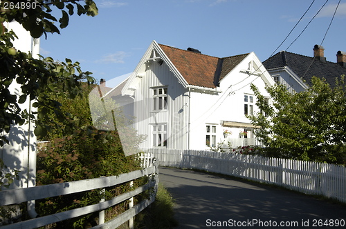 Image of White summerhouse