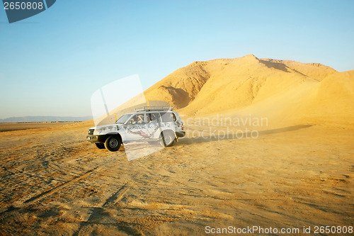 Image of Jeep in Sahara