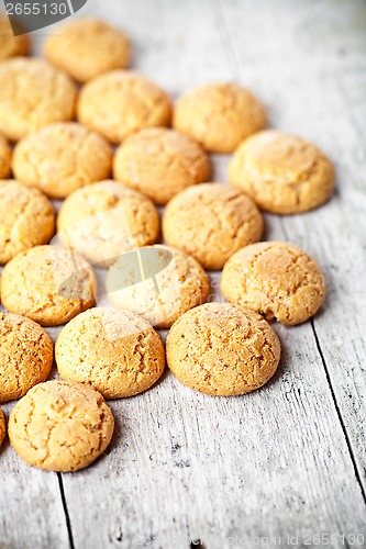 Image of meringue almond cookies