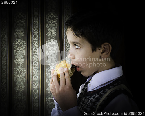 Image of Child who eat. Vintage clothes 