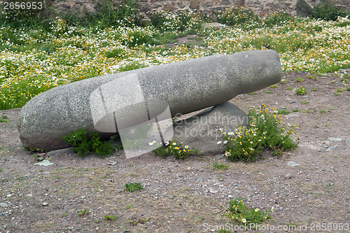 Image of stone at Seven Islands