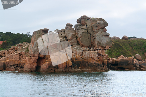 Image of rock formation near Seven Islands