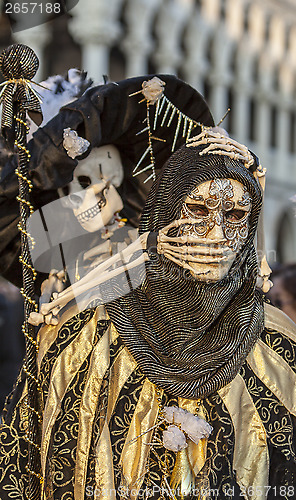 Image of Skeleton Disguise