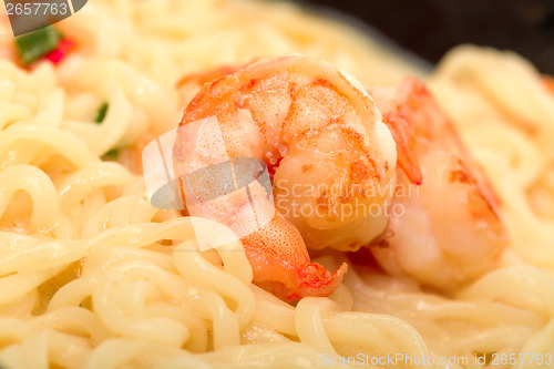 Image of Fried shrimp and noodle soup bowl
