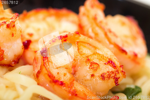 Image of Fried shrimp and noodle soup bowl
