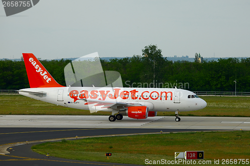 Image of Plane taxiing