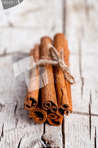 Image of stack of cinnamon sticks