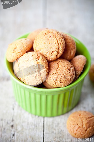 Image of meringue almond cookies in bowl 