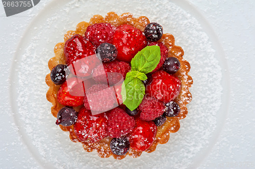 Image of Cake with fresh berries