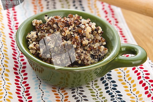 Image of Tricolor quinoa grain