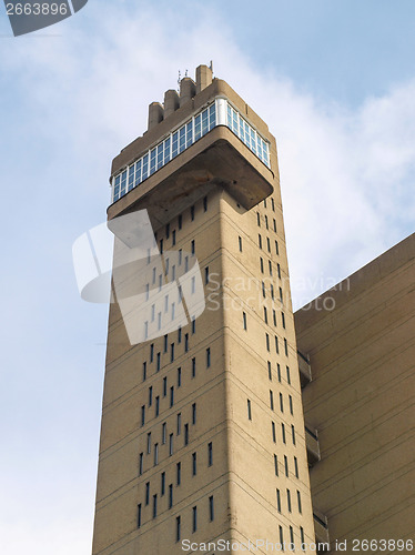 Image of Trellick Tower in London