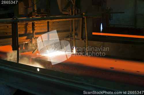 Image of Gas cutting of the hot metal