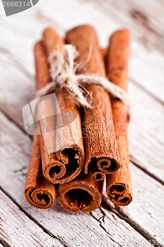 Image of stack of cinnamon sticks