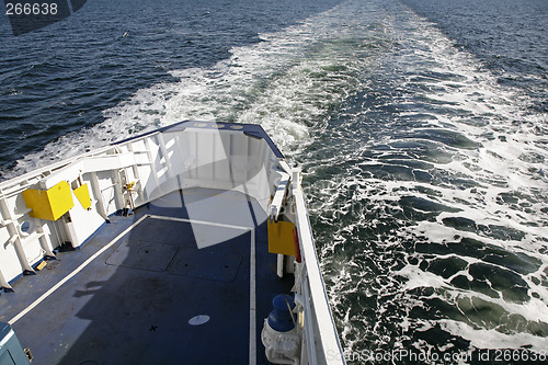 Image of Stern and wake