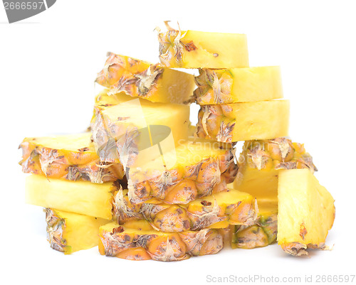 Image of ripe pineapple