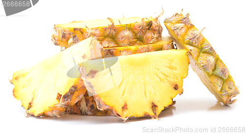 Image of ripe pineapple