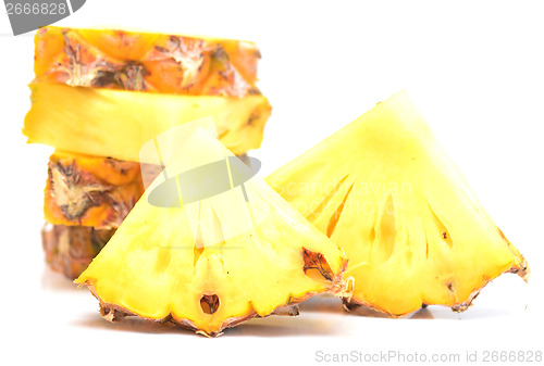 Image of ripe pineapple