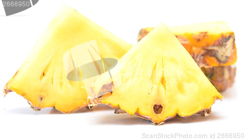 Image of ripe pineapple