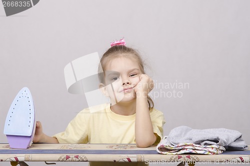 Image of the child's exhausted ironed linen