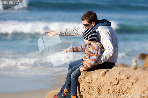 Image of family at the beach