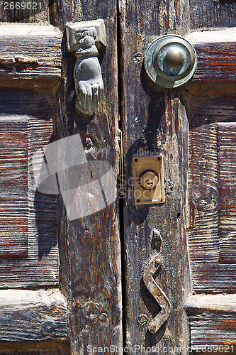 Image of knocker castle lock  lanzarote  door wood   the red brown 