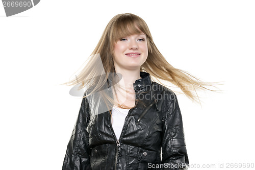 Image of Woman blond waving hair