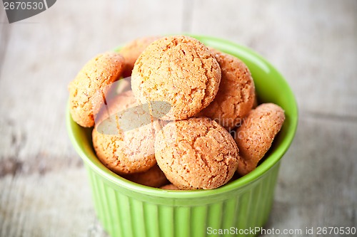 Image of meringue almond cookies in bowl 