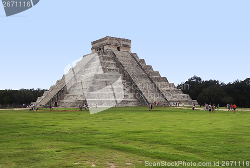 Image of El Castillo in Chichen Itza