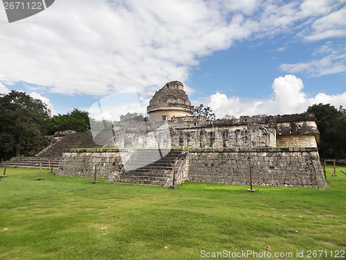 Image of El Caracol observatory temple in Chichen Itza