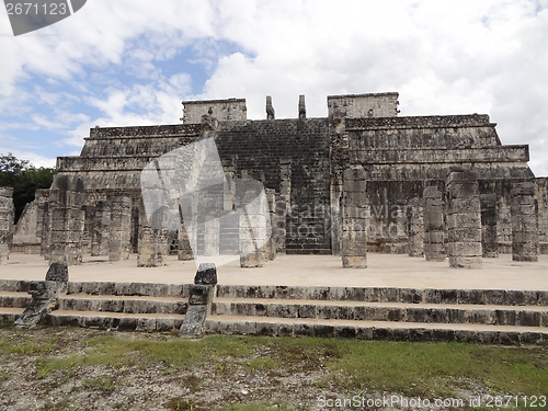 Image of Temple of the Warriors in Chichen Itza