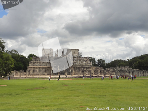 Image of Temple of the Warriors in Chichen Itza