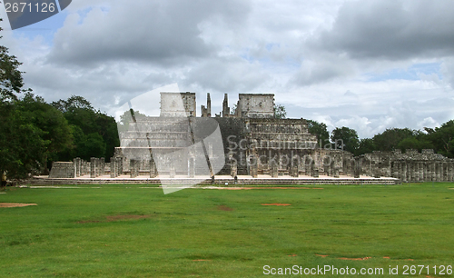 Image of Temple of the Warriors in Chichen Itza