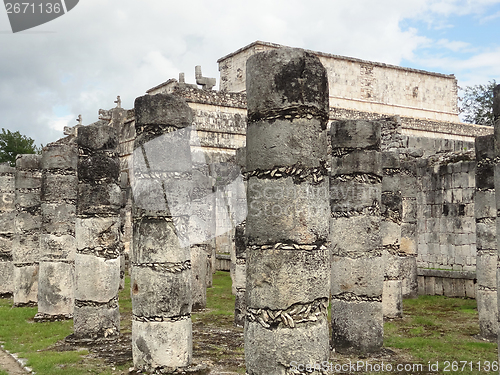 Image of Temple of the Warriors in Chichen Itza