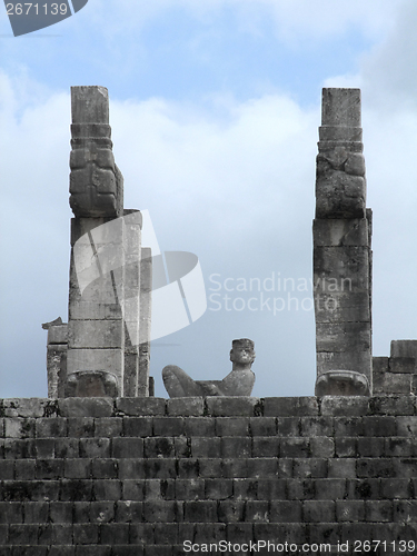 Image of Temple of the Warriors detail in Chichen Itza