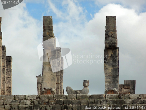 Image of Temple of the Warriors detail in Chichen Itza