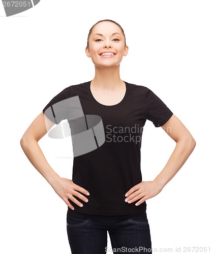 Image of woman in blank black t-shirt