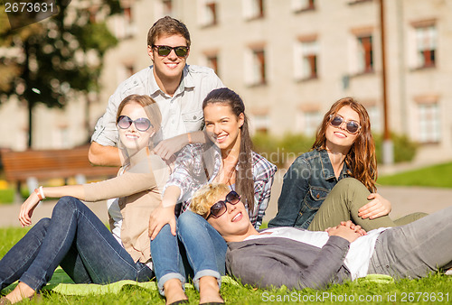 Image of group of students or teenagers hanging out