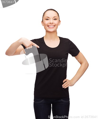 Image of woman in blank black t-shirt