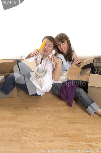 Image of couple moving in appartment