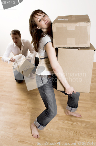 Image of couple moving in appartment