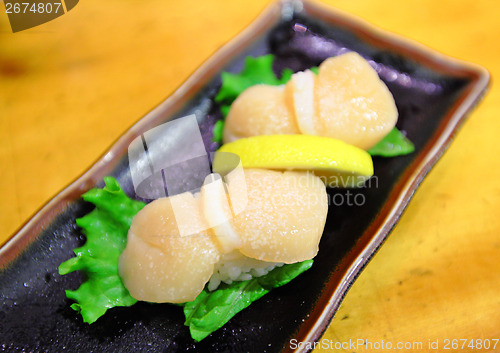 Image of Scallop sushi