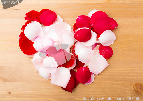 Image of Rose petal form heart shape