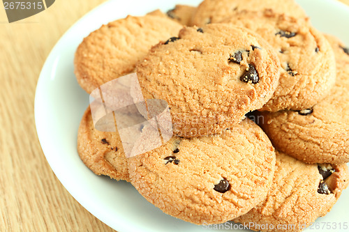 Image of Chocolate cookie on dish