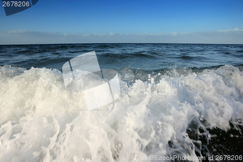 Image of Waves with sky