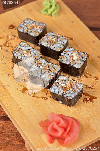 Image of sesame sushi rolls