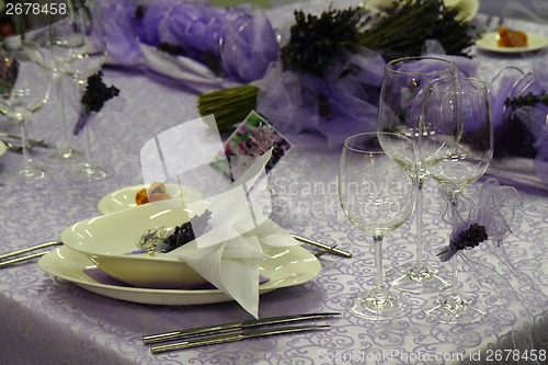 Image of wedding table with flowers 