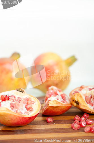 Image of pomegranate fruit 